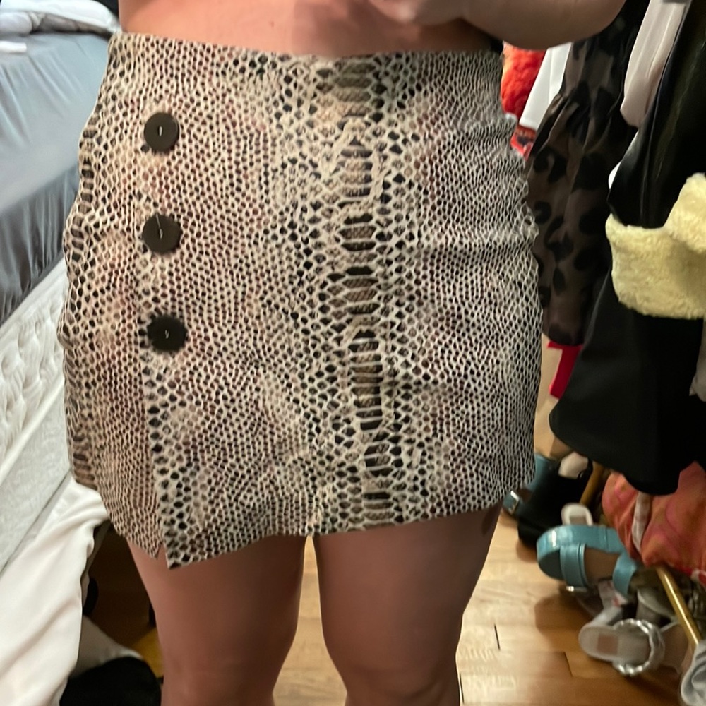 Zara Patterned Skort Button Detail - image 2